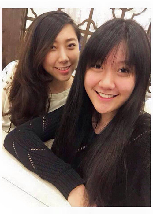 Ngoài Uyển Ân, Trấn Thành còn một cô em gái tên Huỳnh Mi. Hiện tại, Huỳnh Mi đang kinh doanh dưới sự hỗ trợ của người anh trai nổi tiếng.