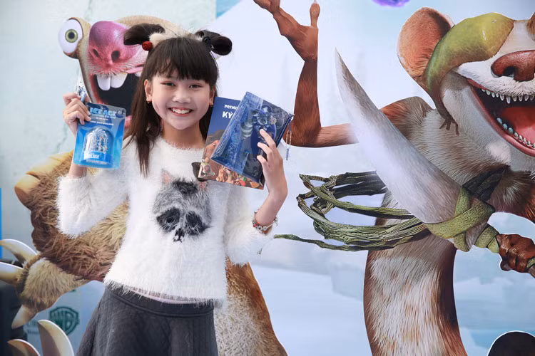 Vo chong Ly Hai dan con di xem Ky bang ha Troi sap-Hinh-11