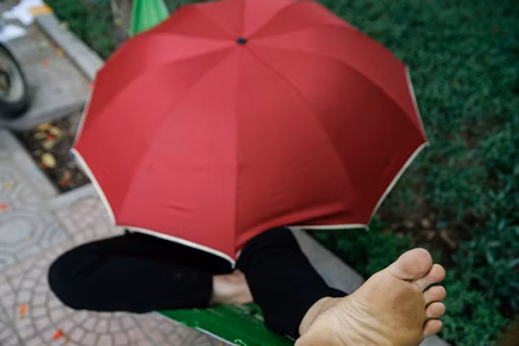 Một trong những biện pháp chống chói mắt. 