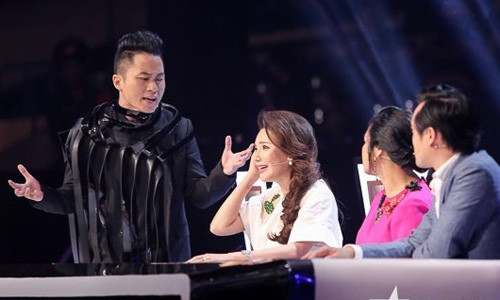 Tung Duong che sang tac cua Duong Khac Linh suong sa de dai