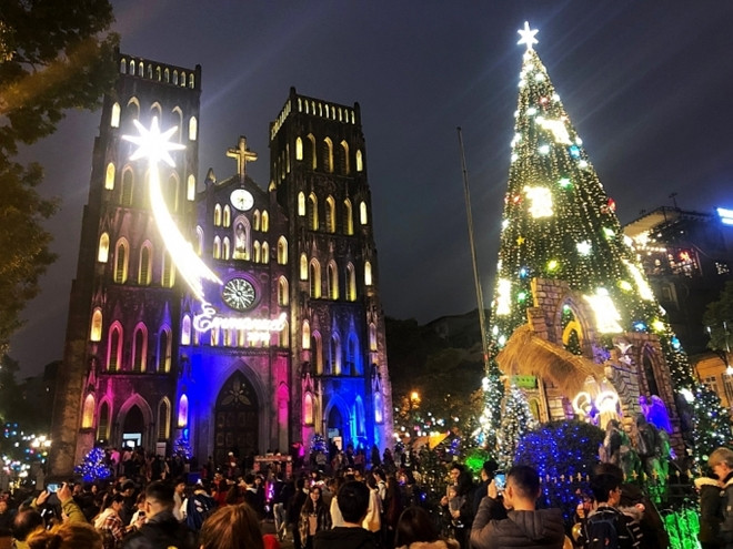 Mien Bac don Giang sinh trong mua ret, mien Nam mat me