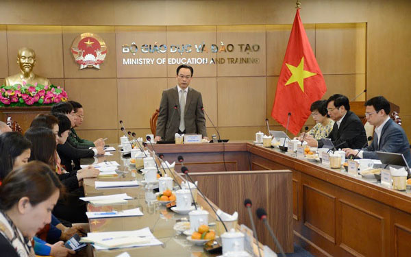 Thi tot nghiep THPT 2021: Van thi tren giay