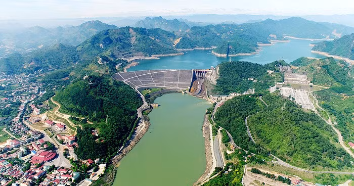 Lien danh LILAMA 10 lo lai the nao... trung goi thau 3.200 ty?