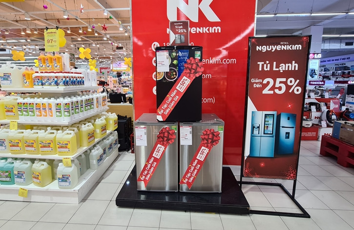 Một số nhân viên bán hàng cho biết, dịp cuối năm và sát Tết Nguyên đán 2021 là thời điểm các hãng thương hiệu tung ra thị trường nhiều chương trình khuyến mại hấp dẫn nhất.