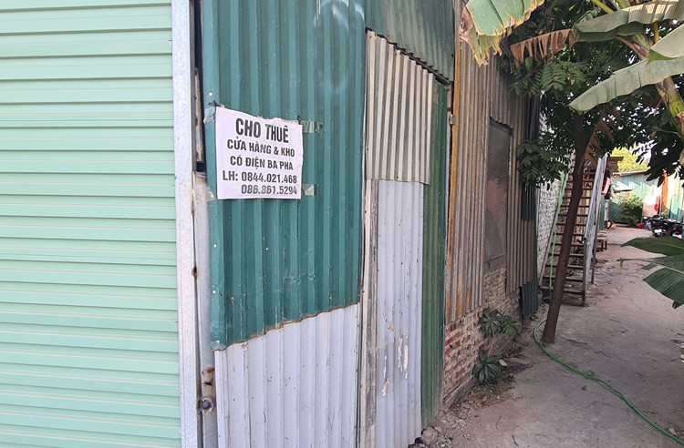 Các công trình “mọc” kiên cố trên đất nông nghiệp ở Sa Đôi, thuộc địa bàn UBND phường Phú Đô, quận Nam Từ Liêm.