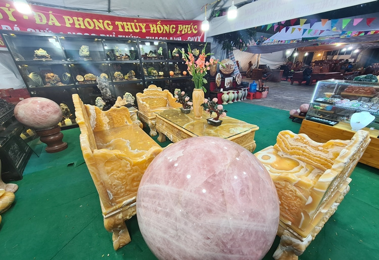 Ngọc Hoàng Long có ý nghĩa về mặt tâm linh, nên thường được dùng làm đồ phong thủy.