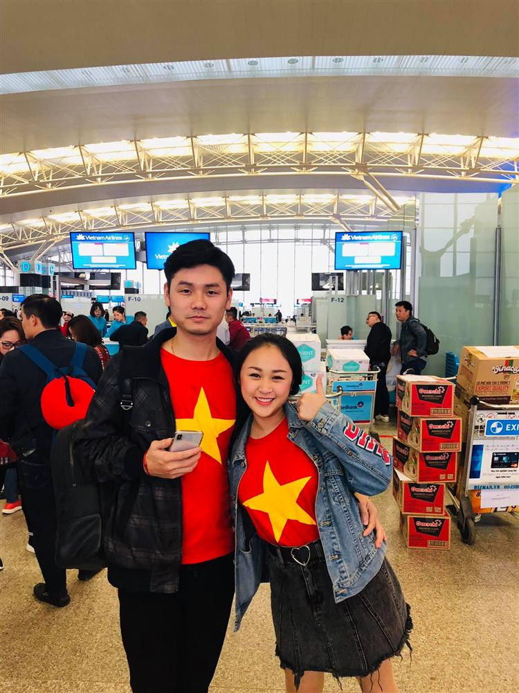 Cả hai không ngại chia sẻ hình ảnh tình tứ trong suốt quãng thời gian hẹn hò.