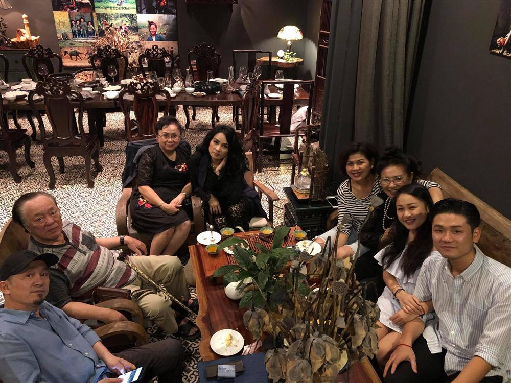 hăng Long được lòng gia đình bạn gái, thường xuyên gặp gỡ như con cháu trong nhà.