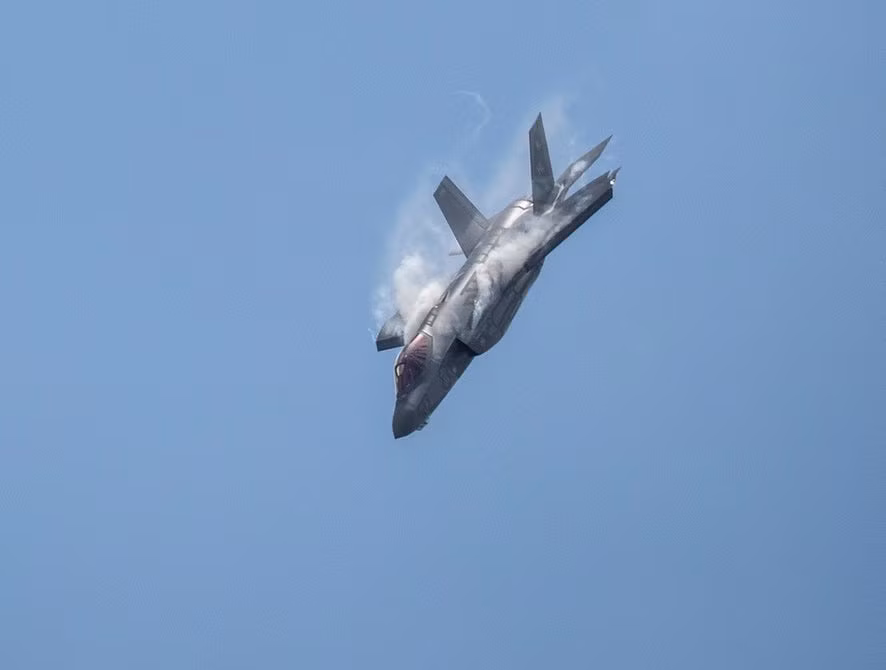 Đáng chú ý Paris Air Show năm nay còn có sự góp mặt của dòng tiêm kích tàng hình thế hệ 5 F-35A. Đây là chiếc tiêm kích tàng hình duy nhất trên thế giới được phép xuất khẩu. Nguồn ảnh: newatlas