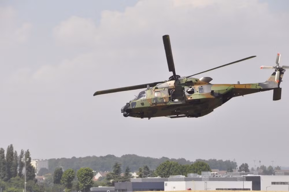 Tất nhiên bên cạnh máy bay chiến đấu, nhiều loại phi cơ trực thăng và vận tải đã xuất hiện. Trong ảnh là dòng máy bay trực thăng đa dụng tiên tiến NH90 do các nước Tây Âu hợp tác sản xuất. Nguồn ảnh: newatlas