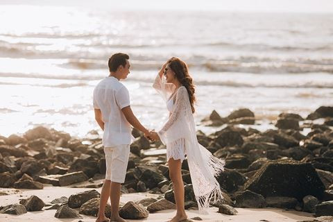 Khi phát hiện ra ý định của bạn trai, Nhung vô cùng cảm động. Tuy nhiên, cô nàng lại không đồng ý để bạn trai làm răng bởi “Mình yêu chính con người của anh chứ không phải vì ngoại hình”. Khi phát hiện ra ý định của bạn trai, Nhung vô cùng cảm động. Tuy nhiên, cô nàng lại không đồng ý để bạn trai làm răng bởi “Mình yêu chính con người của anh chứ không phải vì ngoại hình”.