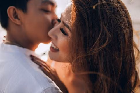 Chia sẻ với chúng tôi, Nhung cho biết, cô nàng và bạn trai mới quen nhau được 4 tháng. Bộ ảnh lần này là món quà sinh nhật cô bạn dành tặng đến người bạn trai của mình.