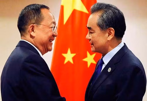 Cach Trieu Tien “song khoe” du bi trung phat toi 1 ty USD