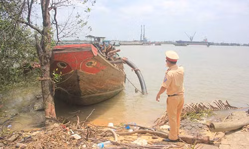 Gay can canh sat truy bat "cat tac" tren song Sai Gon