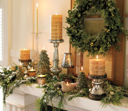 Vòng nguyệt quế thường được treo trên tường hoặc trước cửa để báo hiệu ngày Noel sắp tới.