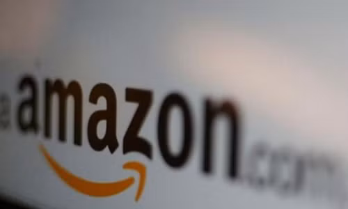 Nhà bán lẻ trực tuyến lớn nhất thế giới Amazon.