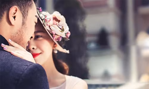 Mot dem voi dong nghiep, vo bo di khong cach gi niu giu