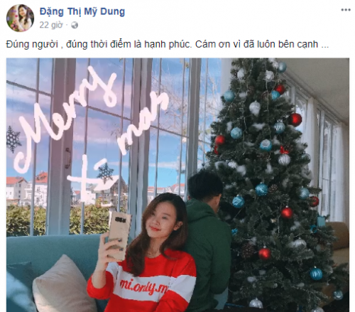 Ngoài ra, hot girl Midu từng được chú ý nhờ chuyện tình ồn ào với thiếu gia Phan Thành, đây là mối tình tốn nhiều giấy mực truyền thông suốt một thời gian dài. Mới đây, người hâm mộ không khỏi thể hiện sự ngạc nhiên, vui mừng khi người đẹp sinh năm 1989 đăng tải lên trang mạng xã hội bức hình dựa lưng một người đàn ông, kèm theo dòng viết: “Đúng người, đúng thời điểm là hạnh phúc. Cám ơn vì đã luôn bên cạnh”. Khi khán giả chưa kịp “đoán già đoán non”, thì Midu tag vào phần bình luận chàng trai không còn xa lạ: Harry Lu!