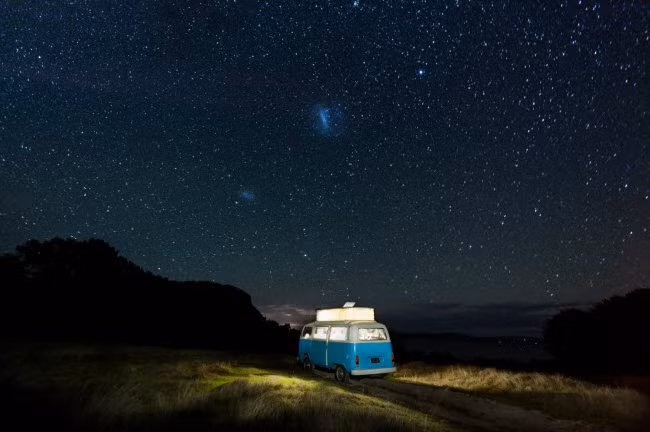 10. New Zealand có hệ thống thông tin phát triển, với 100% người dân sử dụng điện thoại di động.