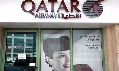 Giua bao cam van, hang hang khong Qatar dat loi nhuan "khung"