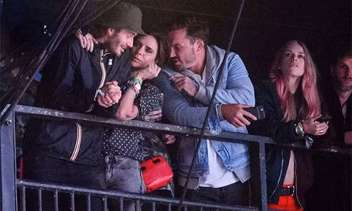 Victoria tuc dien vi David Beckham than thiet voi nguoi dep noi loan