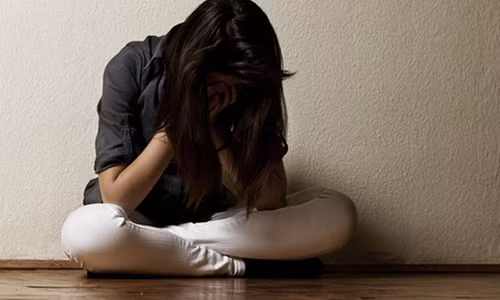 Chong suot ngay che nguc lep, vo di phau thuat va... ngoai tinh