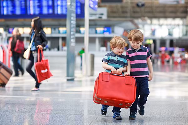 Vi sao khong nen dua tre di du lich khi con qua nho?