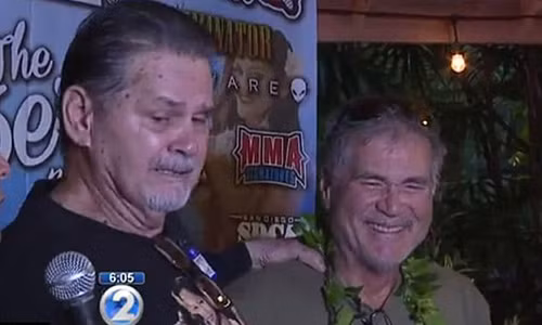 Alan Robinson (trái) và Walter Macfarlane (phải) là bạn thân từ nhỏ.