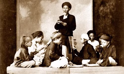 Vi vua dau tien dua Toan hoc vao thi cu o nuoc ta