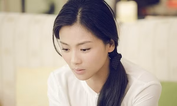 Roi nuoc mat voi tam su: "Bi phan boi dung ngay biet minh mang thai"