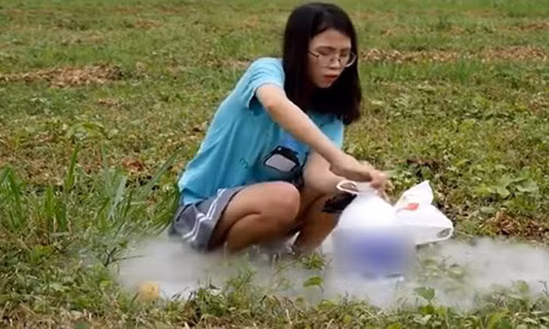 Hot girl "dau doc" tre bang tro lo tren mang xa hoi