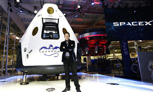 SpaceX, công ty thám hiểm vũ trụ tư nhân đầu tiên trên thế giới.