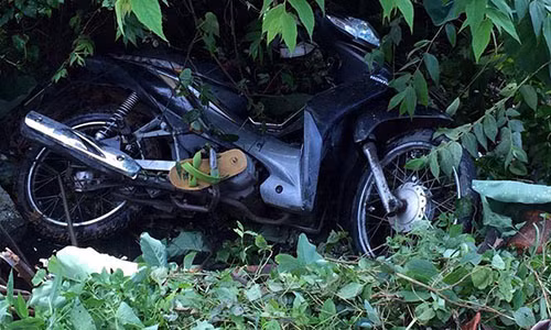 Say ruou bo xe chui vao bui chuoi ngu, moi nguoi ta hoa di tim