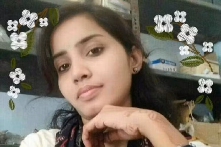 Cô gái xinh đẹp Sandhya Rani.