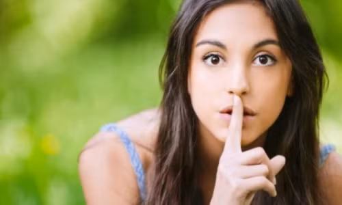 Phu nu giu bi mat duoc trong bao lau?