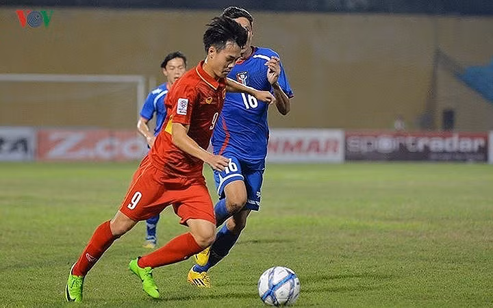 Tiền vệ trái Quyễn Văn Toàn (Nguyễn Văn Toàn) (HAGL)