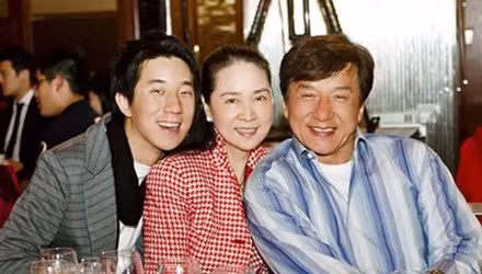 Thanh Long va nhung lan vung trom sau lung nguoi vo minh tinh-Hinh-3