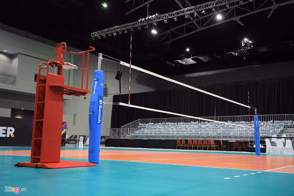 Toàn bộ các dụng cụ, thiết bị thể thao chuẩn thi đấu quốc tế đều có sẵn và dễ dàng vận chuyển, lắp đặt. Các khán đài lớn, dàn đèn hiện đại đều được tận dụng từ các công trình, sự kiện lớn tổ chức ngoài trời.