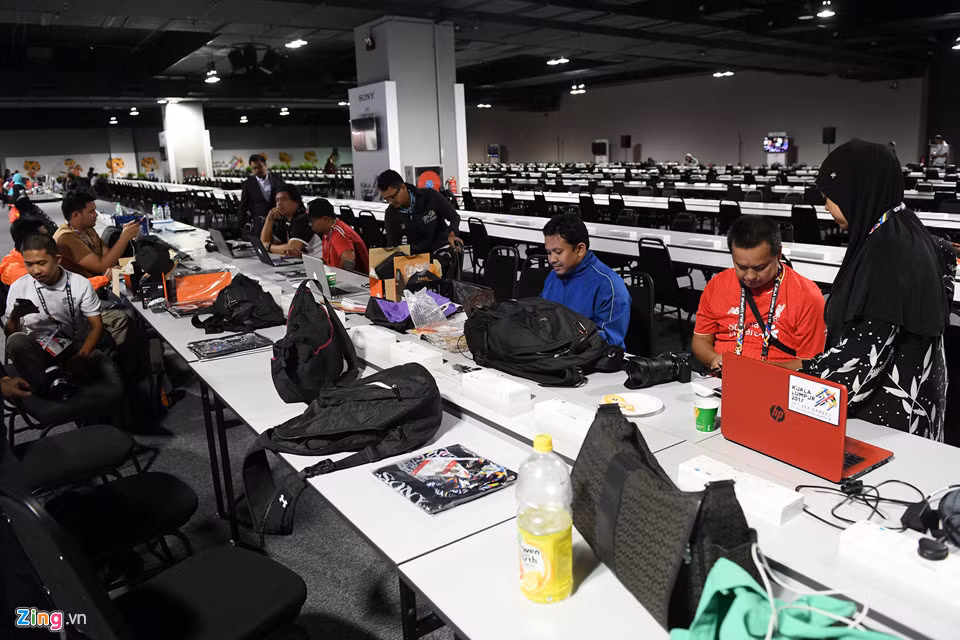 Ngày 14/8, Trung tâm Media chính thức mở cửa, tuy nhiên từ nhiều ngày trước đó ban tổ chức đã đón tiếp hỗ trợ rất đông các đoàn phóng viên đến sớm để tác nghiệp các môn thi đấu như bóng đá, bóng bàn...