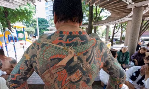 Vung dat khong chap nhan khach du lich co hinh xam