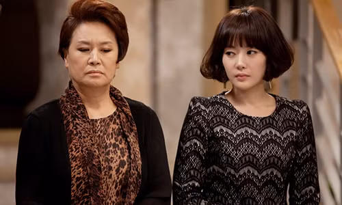 So "nuoi con tu hu", me chong den nha buoc con dau phai ly hon