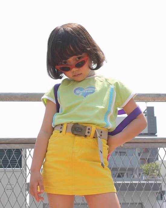 Coco có phong cách lạ lẫm so với những cô nhóc cùng tuổi khác.