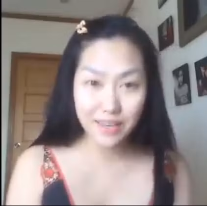 Gương mặt mộc của Phi Thanh Vân khiến ai cũng bất ngờ với làn da trắng bệch khiến không ít cư dân mạng 'hoảng hồn'.