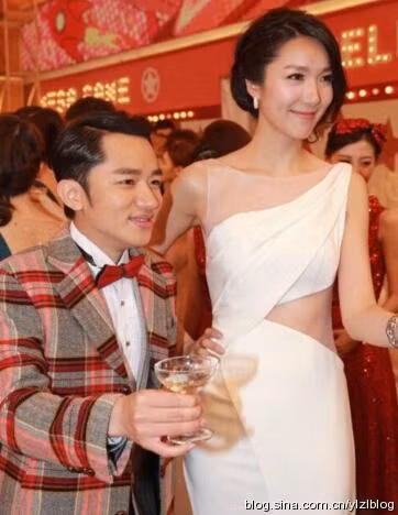 Nhung cap "dua lech" noi tieng Cbiz