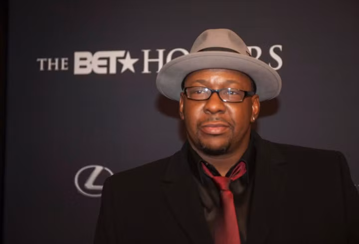 Cuộc hôn nhân giữa Bobby Brown và Whitney Houston không phải là chuyện cổ tích lãng mạn mà thay vào đó là câu chuyện về bạo lực và ma túy. Năm 2003 cảnh sát được gọi đến nhà Bobby Brown và trông thấy Whitney Houston trong bộ dạng bi thảm với khuôn mặt bầm tím và đôi môi sưng húp. Tuy nhiên mãi đến năm 2007 hai người mới ly hôn. Sau đó Bobby đến với Alicia Etheredge, kể từ đó không còn một thông tin gì về việc anh đánh vợ hay bạo lực gia đình nữa, ngược lại anh còn xây dựng một trang web cá nhân để dành riêng cho vấn đề bạo lực gia đình.