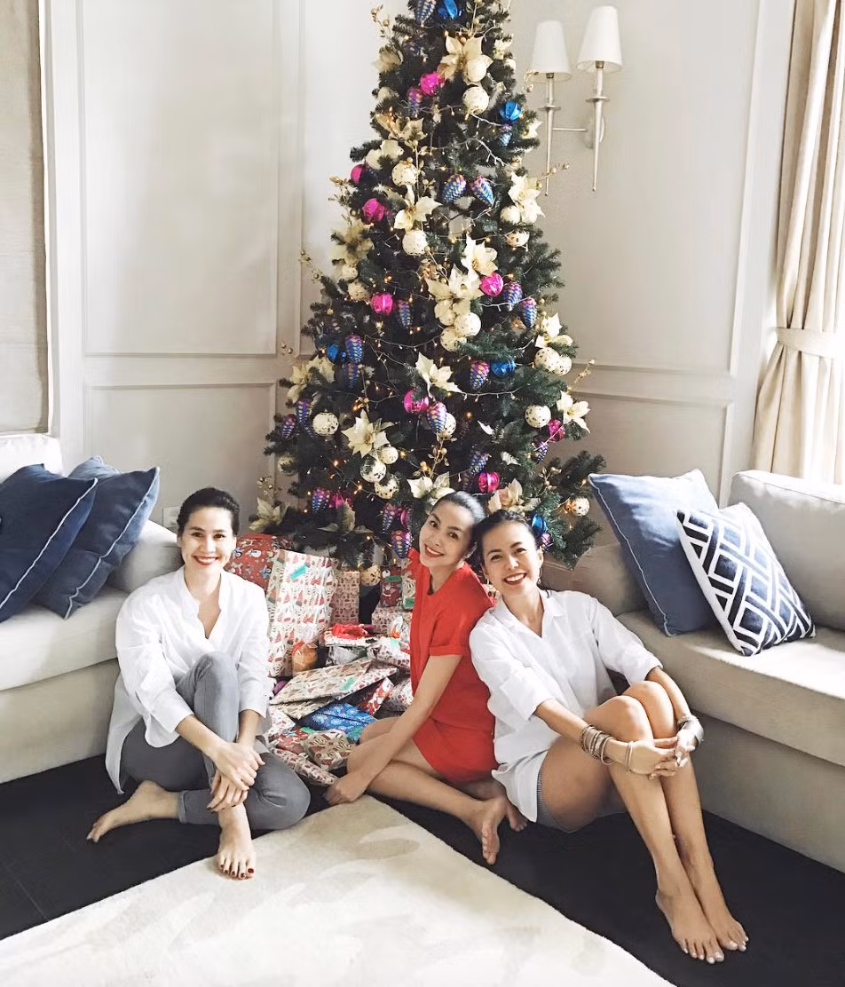 Tăng Thanh Hà, Thân Thúy Hà, Bùi Việt Hà đang ở độ chín của nhan sắc.