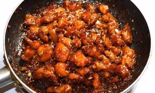 Thit lon rang theo cach nay ca nha gap khong dung dua