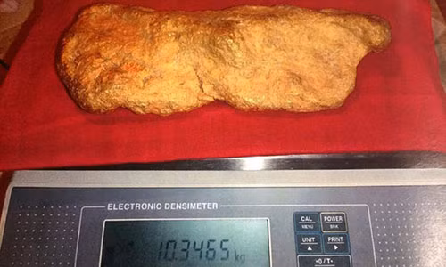 Tim duoc thoi vang nguyen khoi lon nhat the gioi o Nga