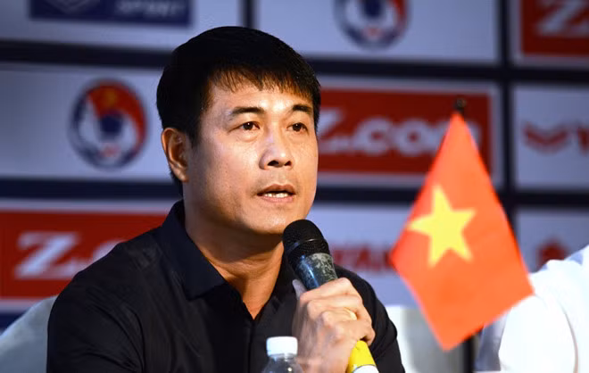 Huu Thang dang "danh bac" voi hang thu U22 Viet Nam?-Hinh-2