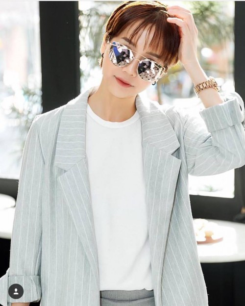 Từ khi cắt tóc pixie siêu ngắn, An Nguy đã nâng hẳn diện mạo của mình lên tầm mới, phù hợp với phong cách ăn mặc cá tính mà cô đang theo đuổi.